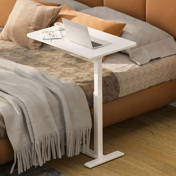 Inbox Zero Table de lit réglable Kristee avec roues cachées Wayfair